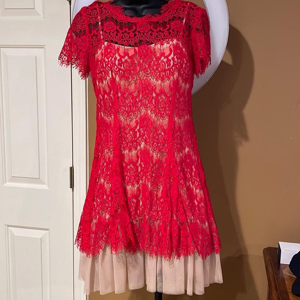 NWT Women’s size 6 red and beige lace dress